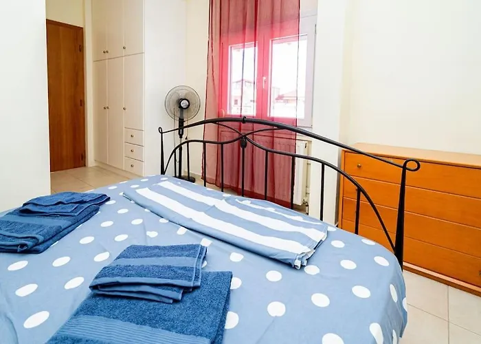 Finas Penthouse,Private Terrace,Great View,Mins From Sea