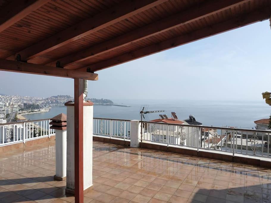 Finas Penthouse,private Terrace,great View,mins From Sea Kavala
